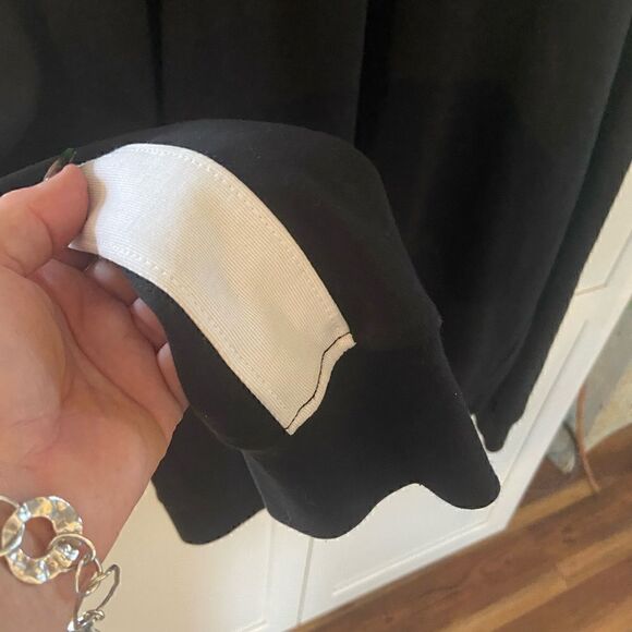 True Religion Mens Crew Sweater Sz XL Black Metal Logo Long Sleeve White Stripe - Picture 2 of 8